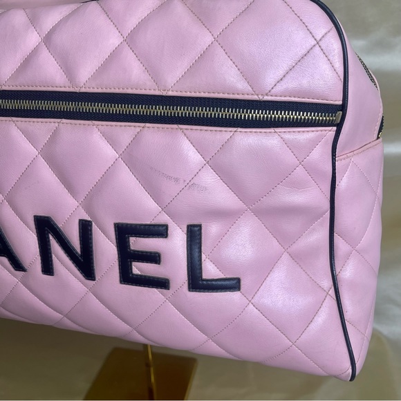 💕SOLD💕 Chanel Boston Bowling bag Sports Line quilted matelase pink black gold - Picture 4 of 17